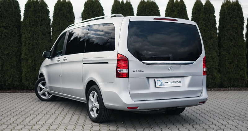 Mercedes-Benz Klasa V cena 166990 przebieg: 95990, rok produkcji 2017 z Działoszyce małe 742